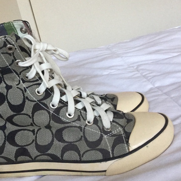 Signature Sneaker - Picture 5 of 8